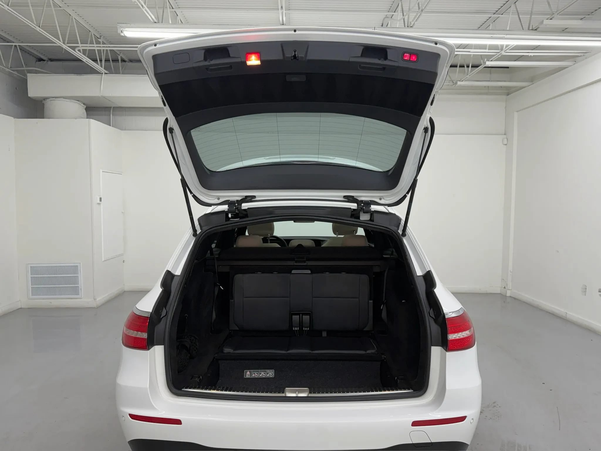 Used 2017 Mercedes-Benz E 400 4MATIC Wagon image 88