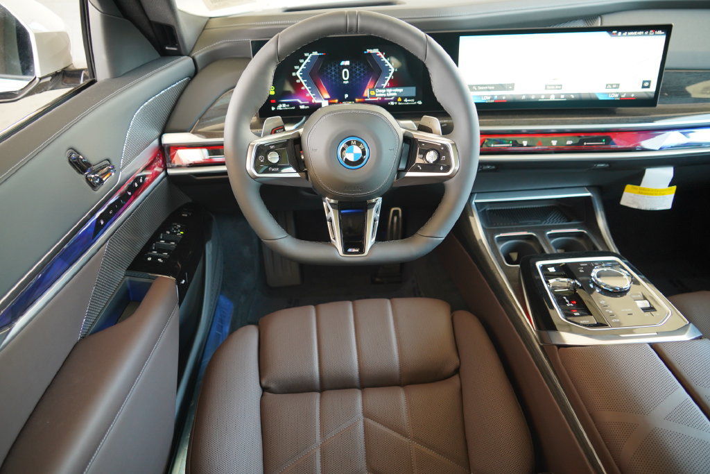 New 2026 BMW 750e xDrive w/ Premium Package AWD/4WD image 20