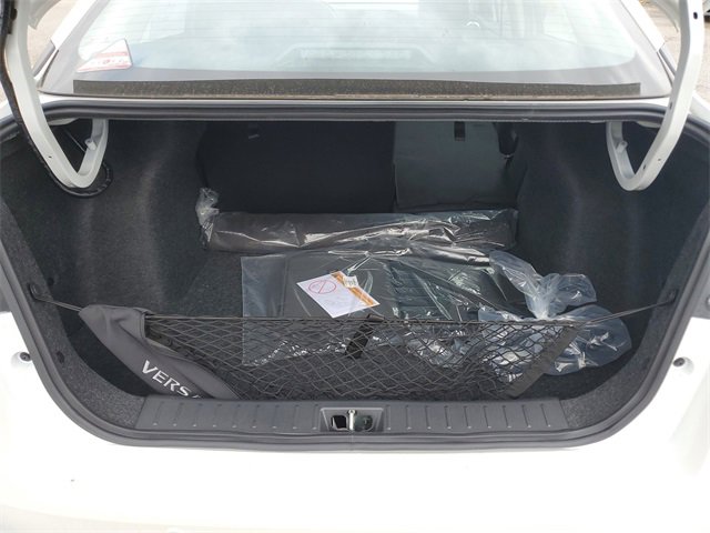 New 2025 Nissan Versa SR w/ Trunk Package image 7