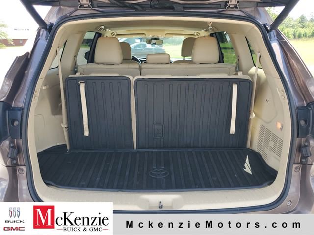 Used 2018 Toyota Highlander XLE FWD image 33