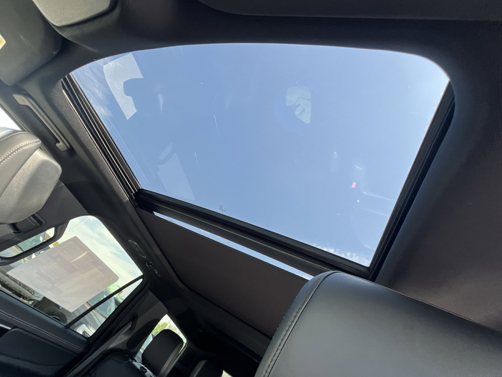 New 2026 Ford Expedition Platinum image 32