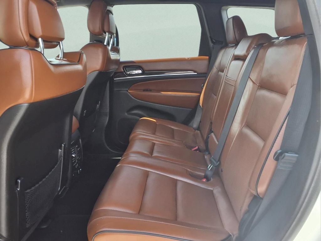 Used 2020 Jeep Grand Cherokee Overland AWD/4WD image 13