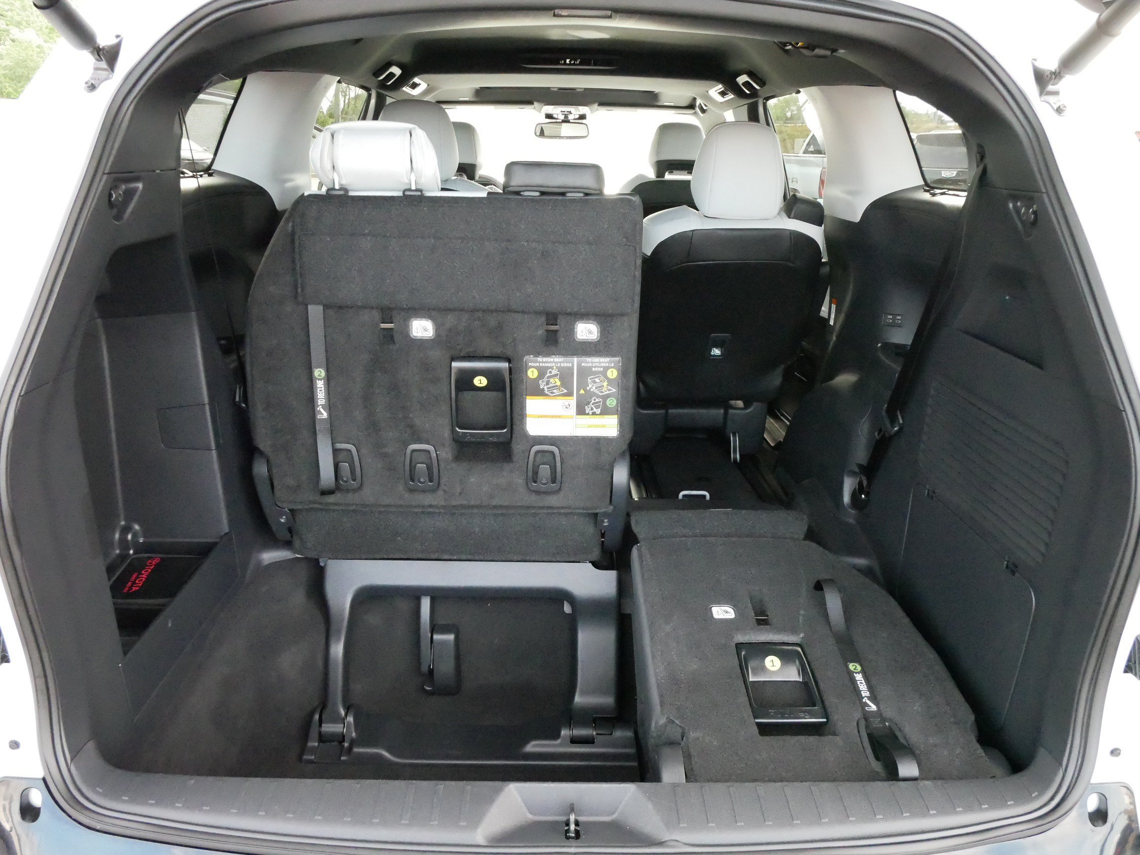 Certified 2026 Toyota Sienna XSE FWD image 18