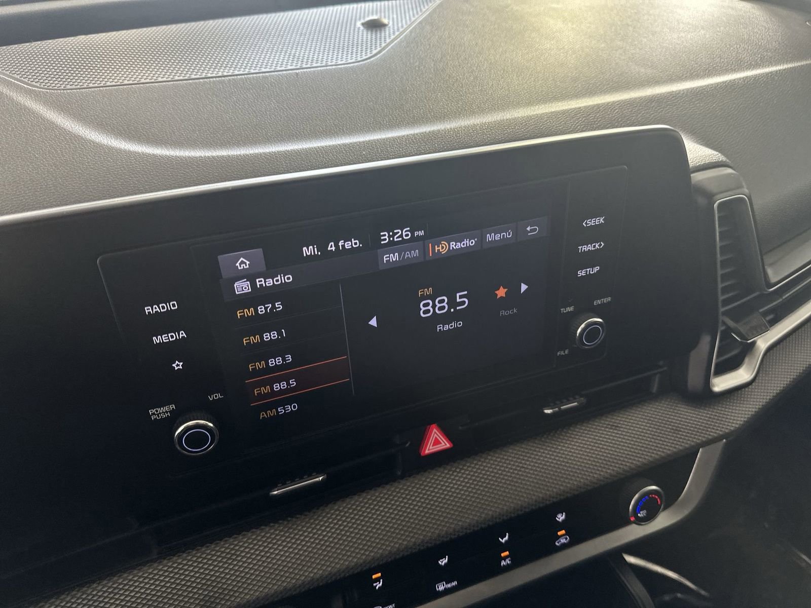 Used 2023 Kia Sportage LX image 16