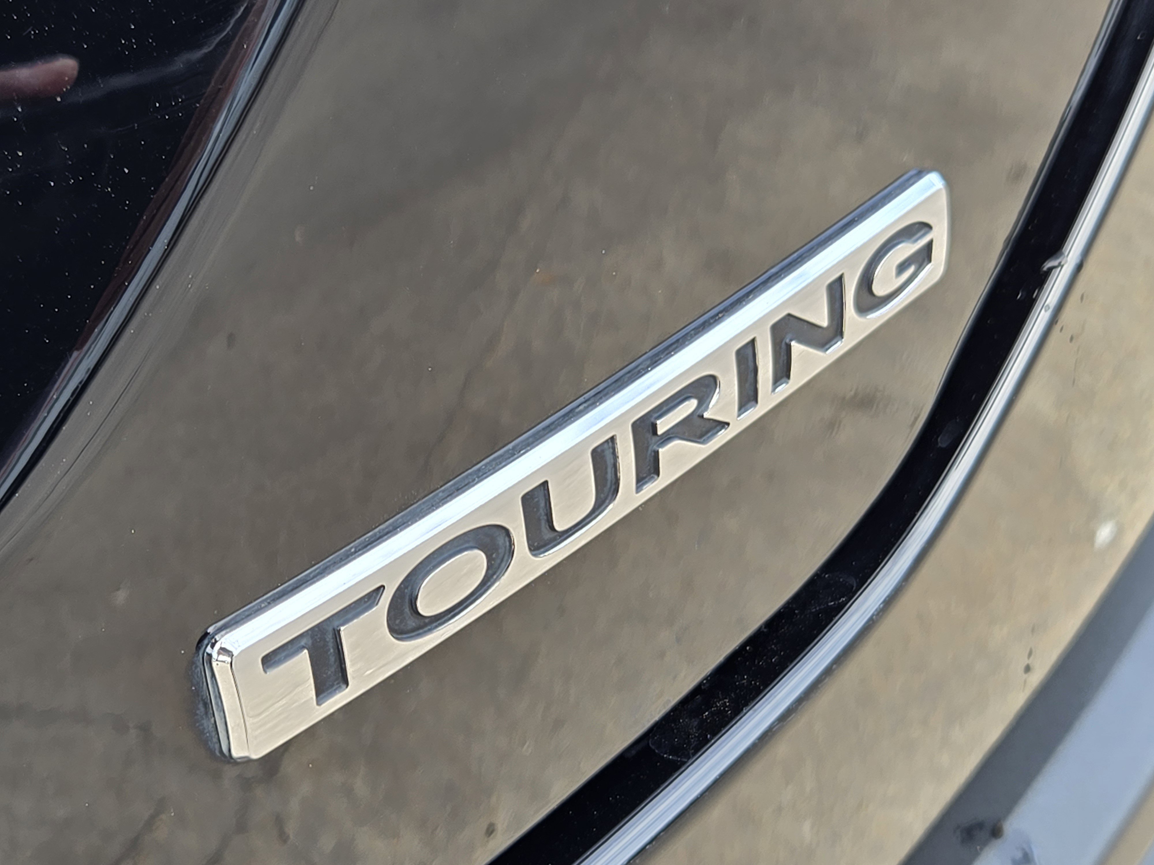 Used 2025 Honda Pilot Touring image 11