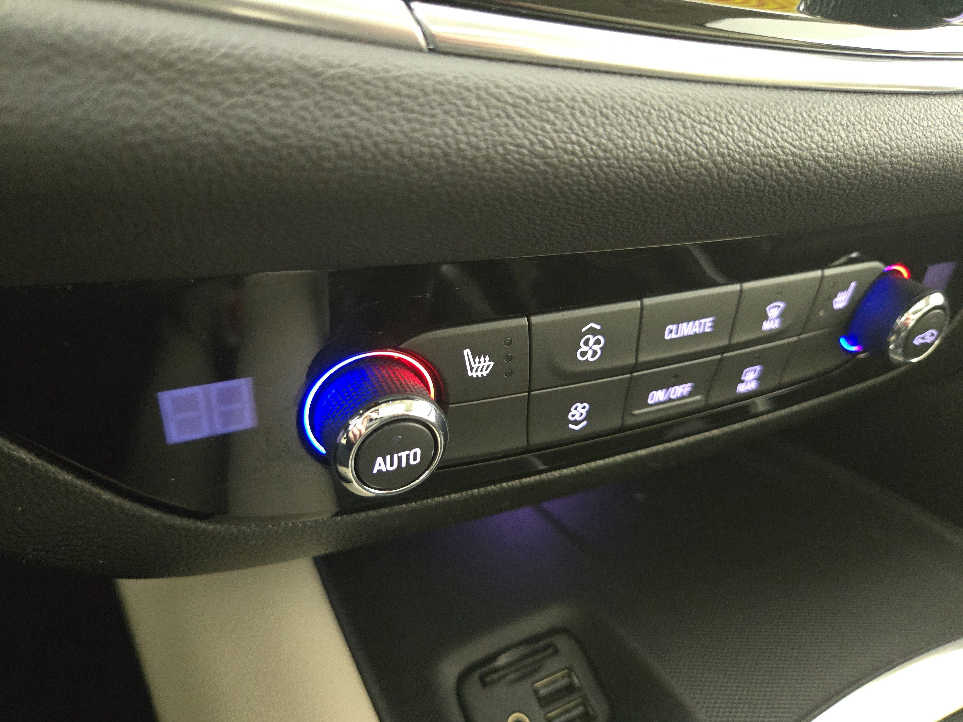 Certified 2021 Buick Enclave Essence image 28