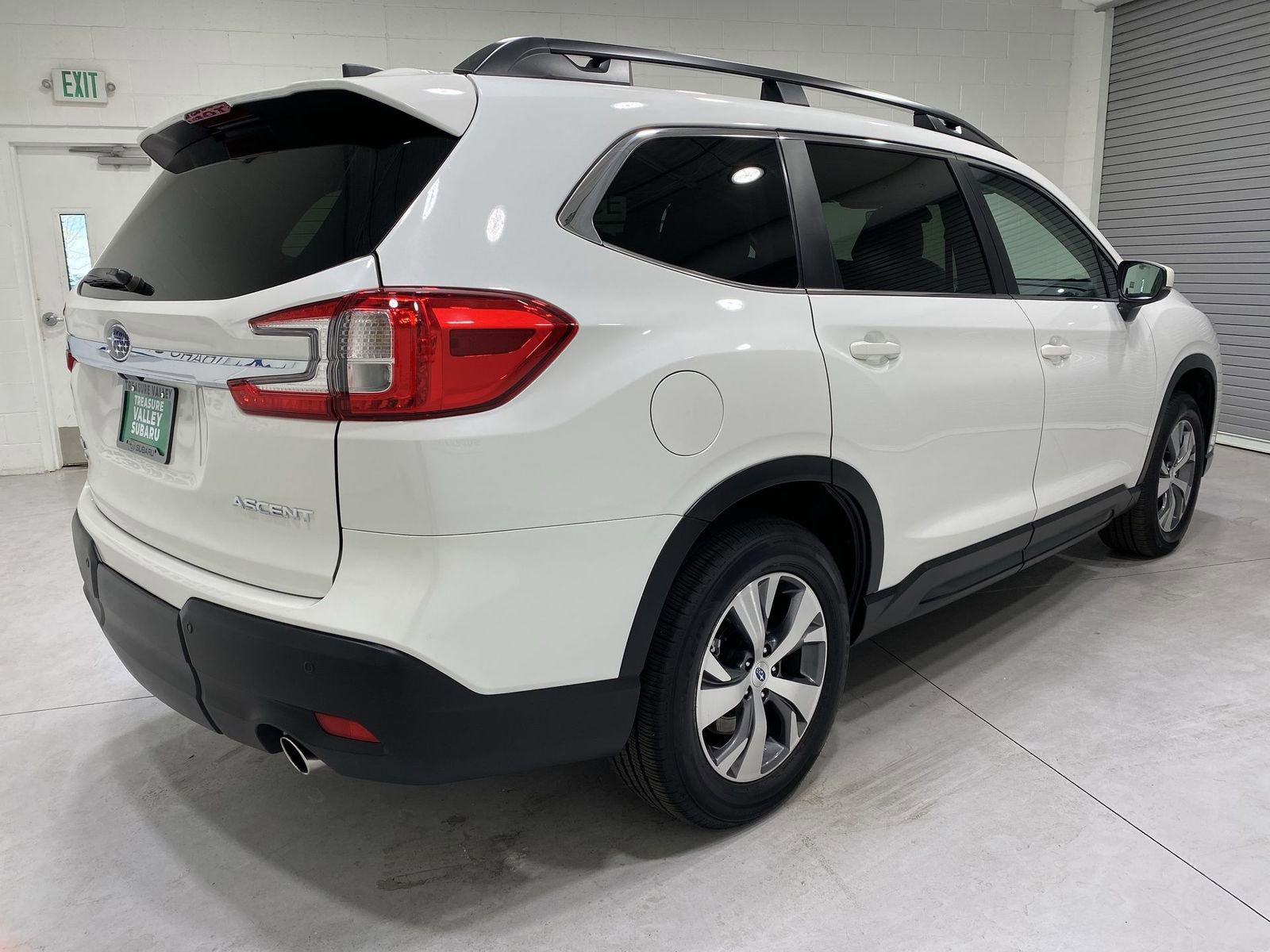 Certified 2025 Subaru Ascent Premium AWD/4WD image 8