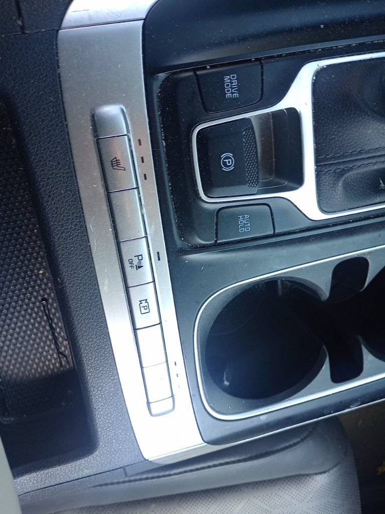 Used 2022 Kia Carnival LX FWD image 13