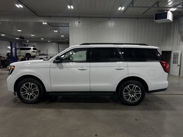 Used 2025 Ford Expedition Active AWD/4WD image 5