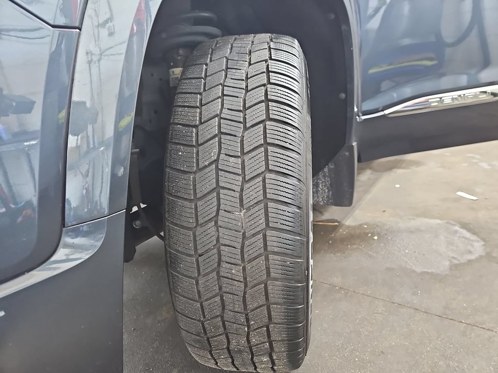 Used 2019 GMC Acadia Denali AWD/4WD image 40