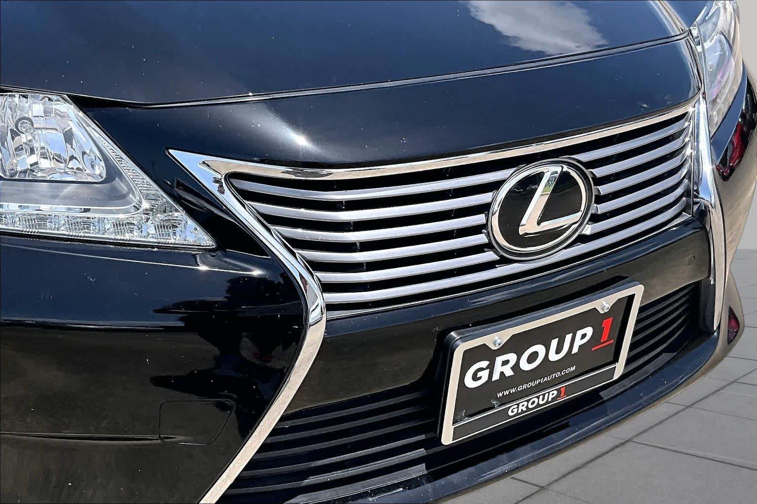 Used 2014 Lexus ES 350 w/ Luxury Package FWD image 27