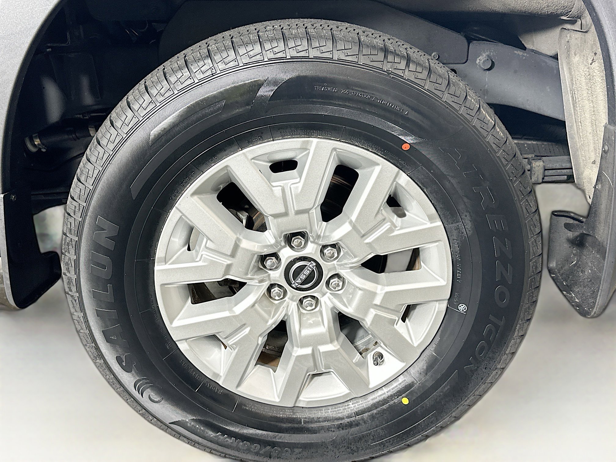 Used 2024 Nissan Frontier SV w/ SV Convenience Package image 11