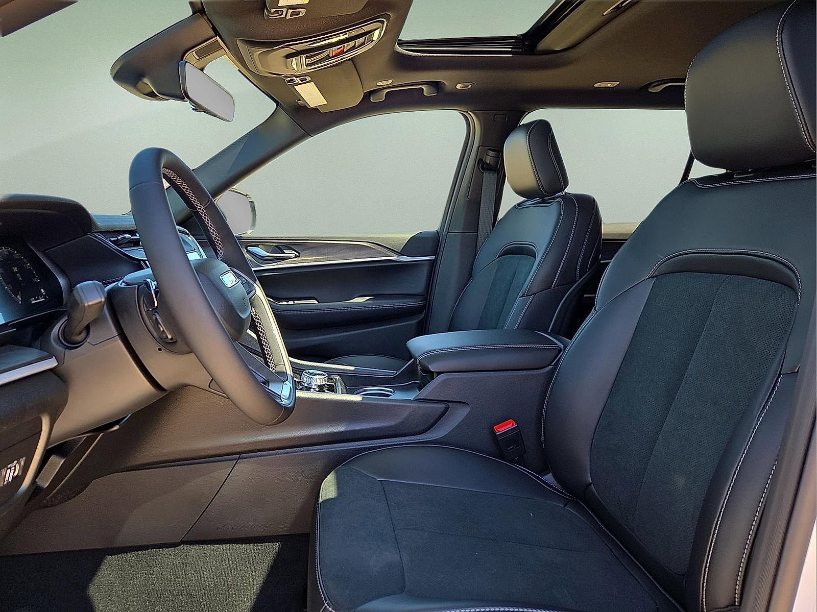 New 2026 Jeep Grand Cherokee L 4WD image 15