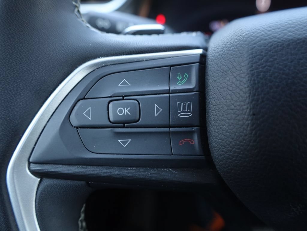 Used 2024 Jeep Grand Cherokee Altitude AWD/4WD image 36