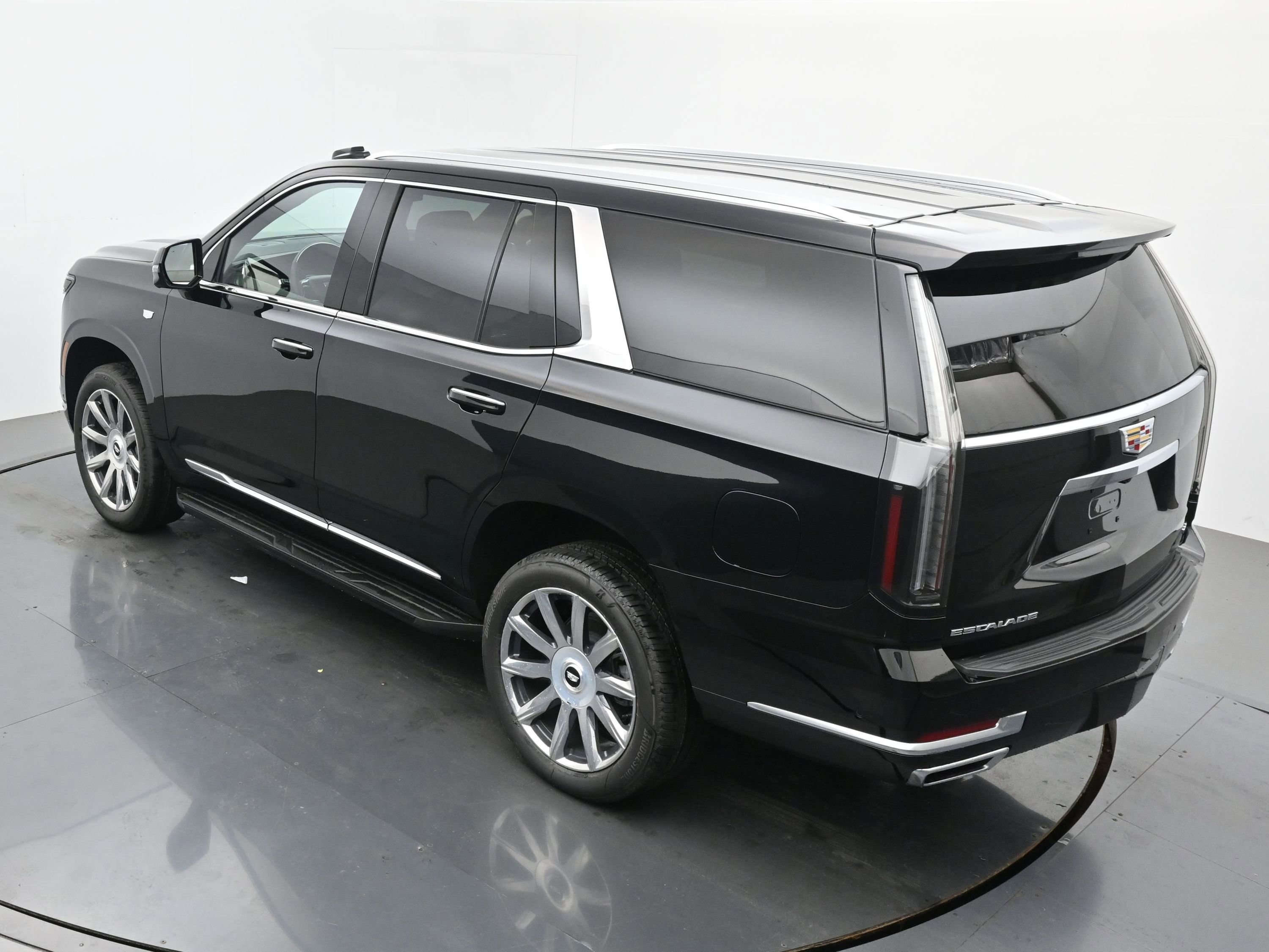 New 2026 Cadillac Escalade 4WD w/ LPO, Floor Liner Package image 25
