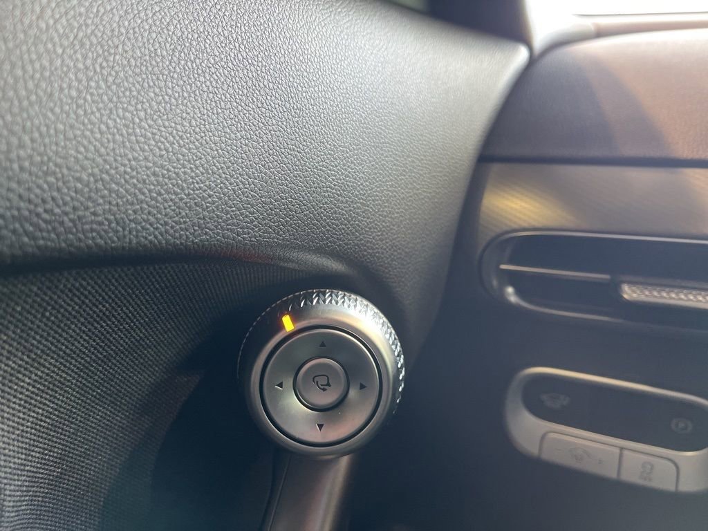 New 2024 Genesis GV60 RWD image 28