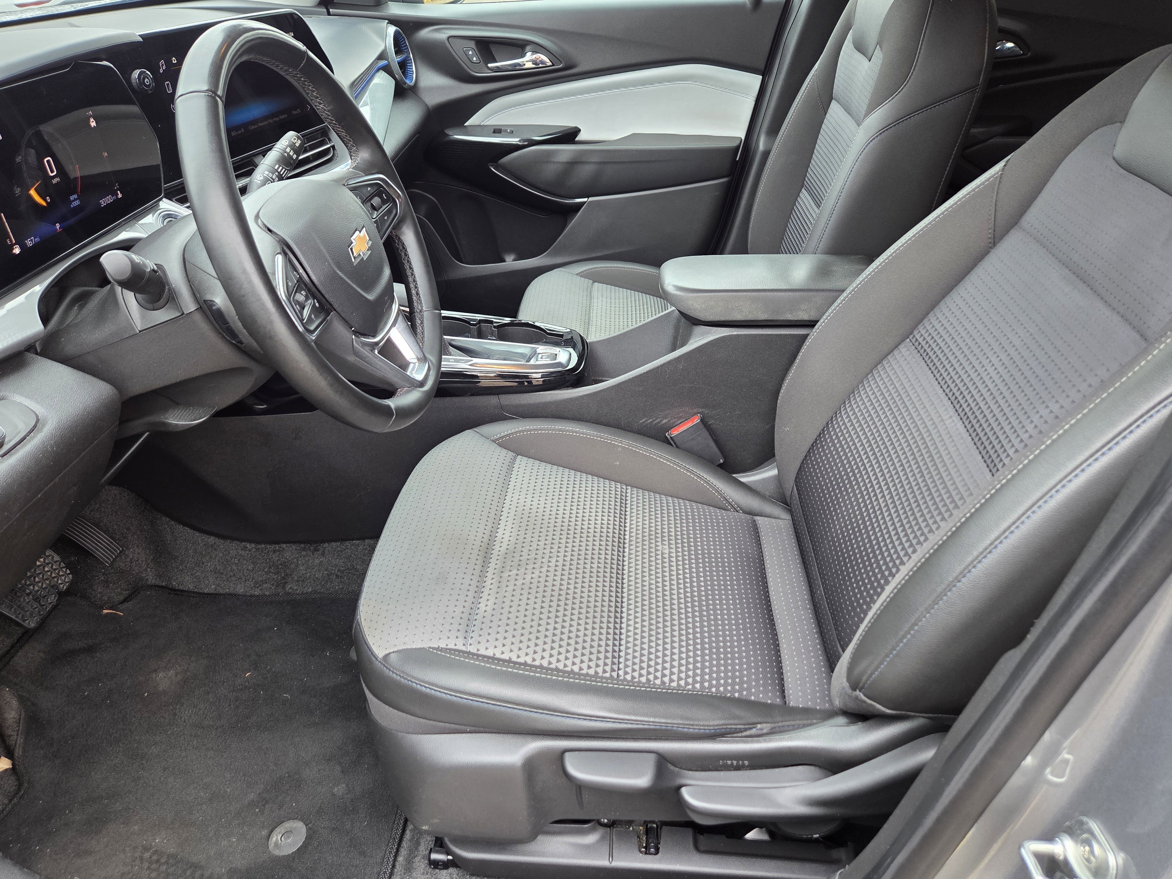 Used 2024 Chevrolet Trax LT w/ Driver Confidence Package image 5