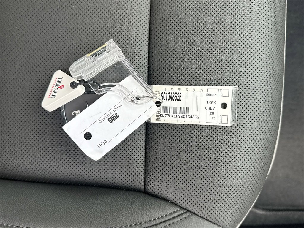 Used 2025 Chevrolet Trax ACTIV w/ Driver Confidence Package image 30