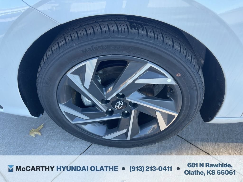 Used 2025 Hyundai Elantra Sport FWD image 15