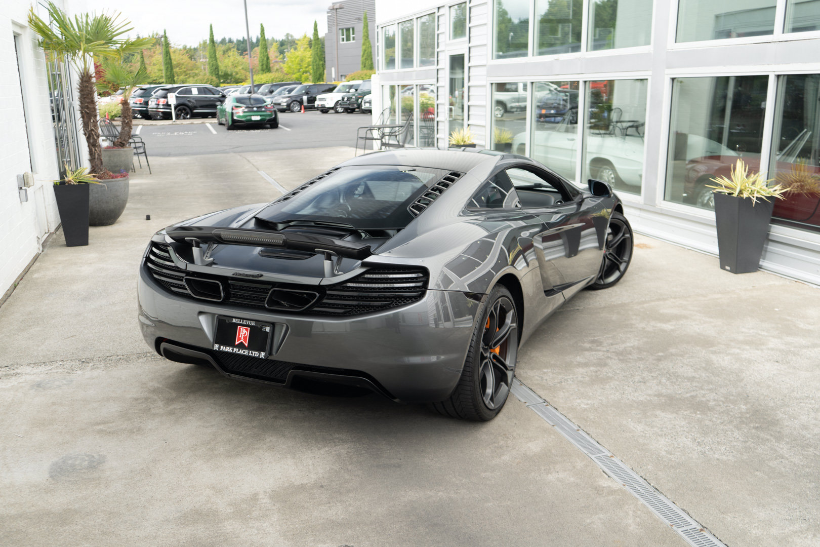 Used 2012 McLaren MP4-12C Coupe RWD image 6