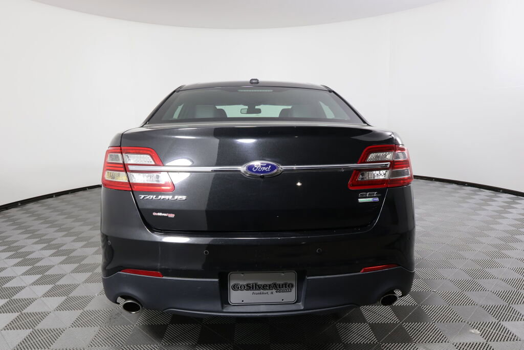 Used 2015 Ford Taurus SEL image 3