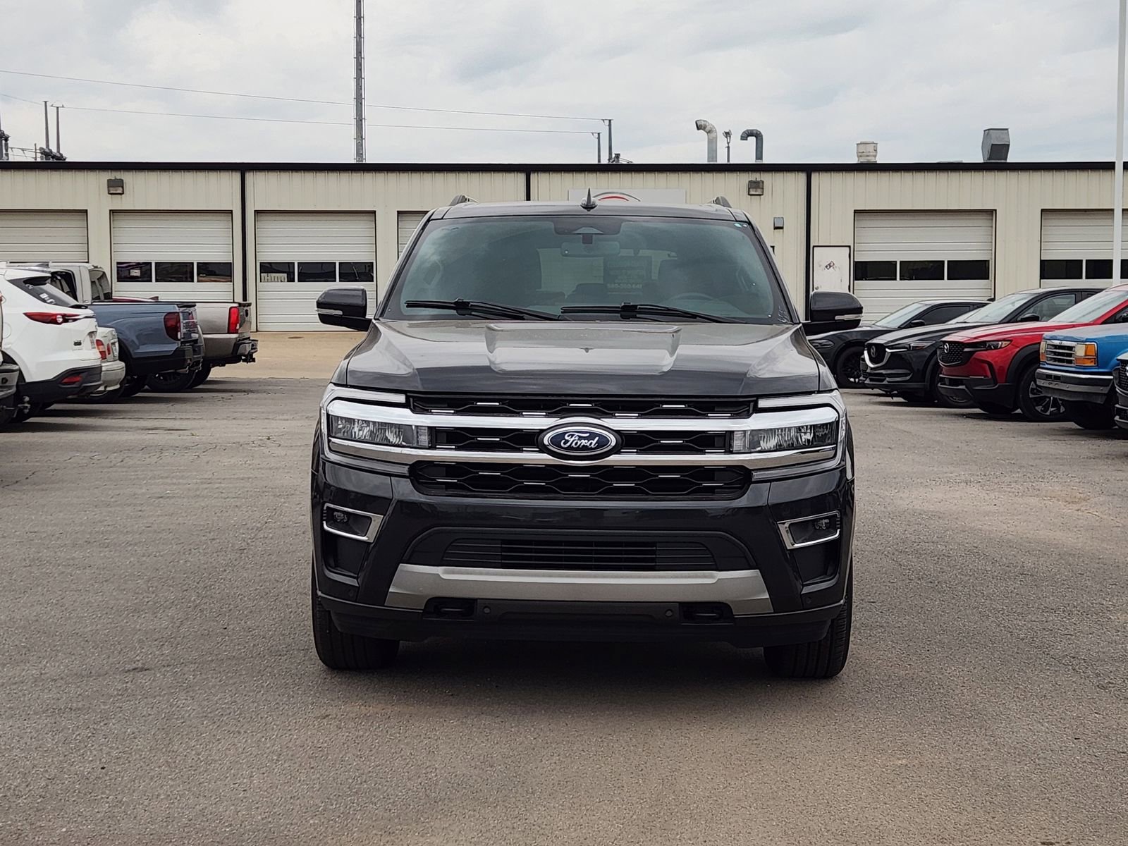 Used 2023 Ford Expedition Limited AWD/4WD image 6