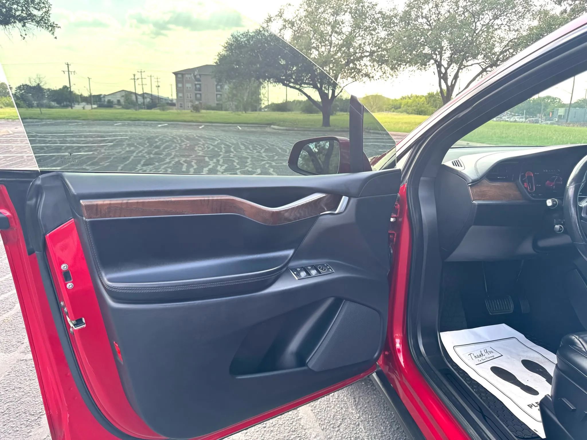 Used 2020 Tesla Model X image 9