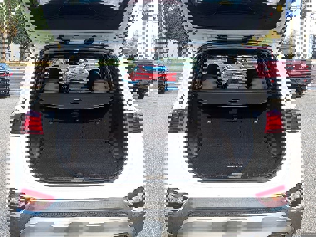 Used 2020 Hyundai Santa Fe SE w/ Cargo Package image 8