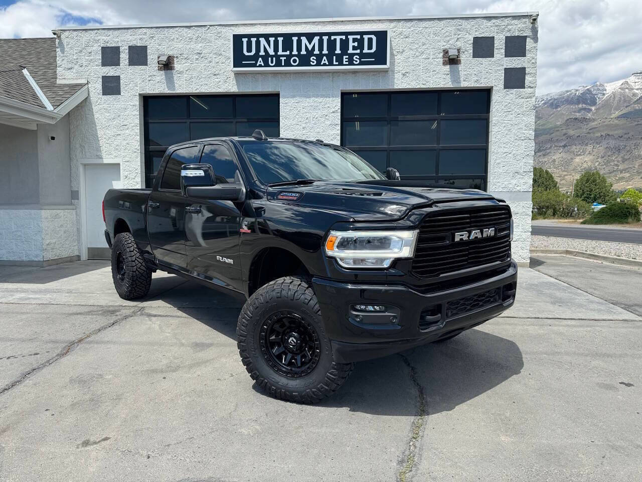 Used 2024 RAM 2500 Laramie w/ Safety Group AWD/4WD image 5