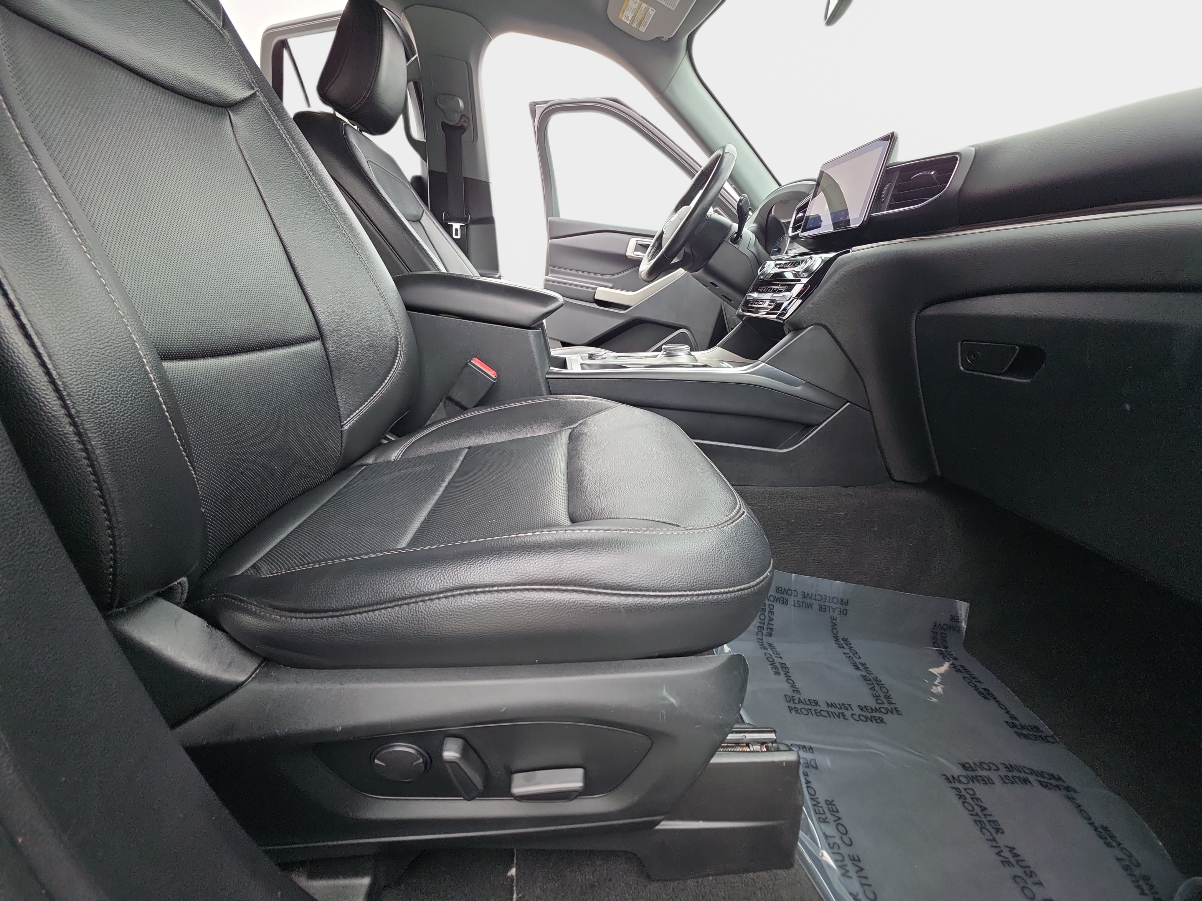 Used 2022 Ford Explorer Limited w/ Equipment Group 301A AWD/4WD image 10