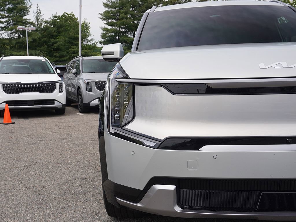 Used 2024 Kia EV9 Land AWD/4WD image 17