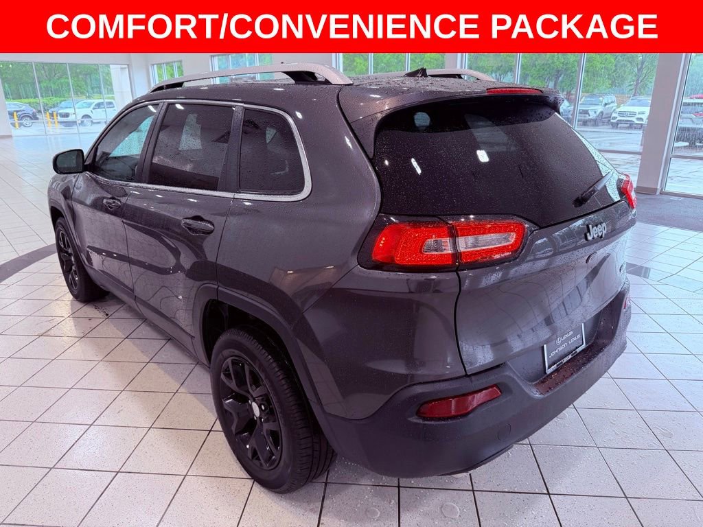 Used 2018 Jeep Cherokee Latitude Plus w/ Comfort/Convenience Group FWD image 5