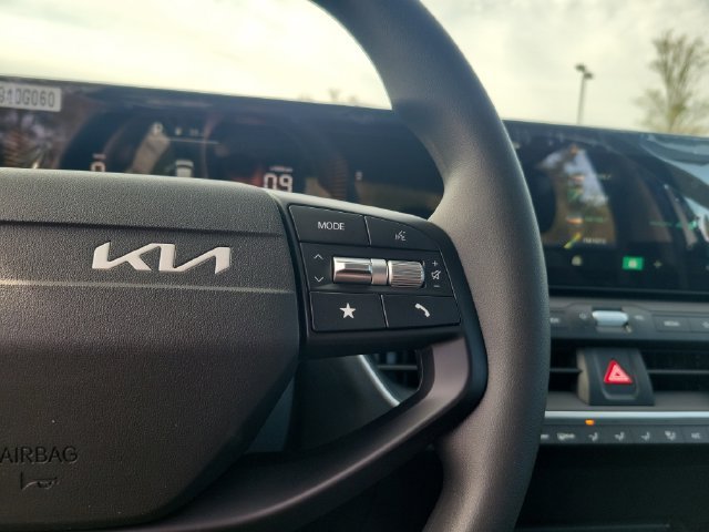 New 2026 Kia K4 FWD image 16