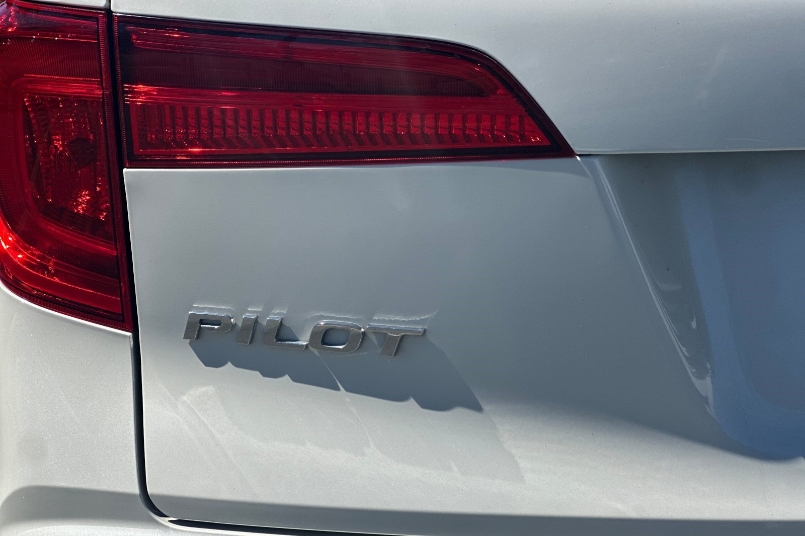 Used 2016 Honda Pilot Touring image 38