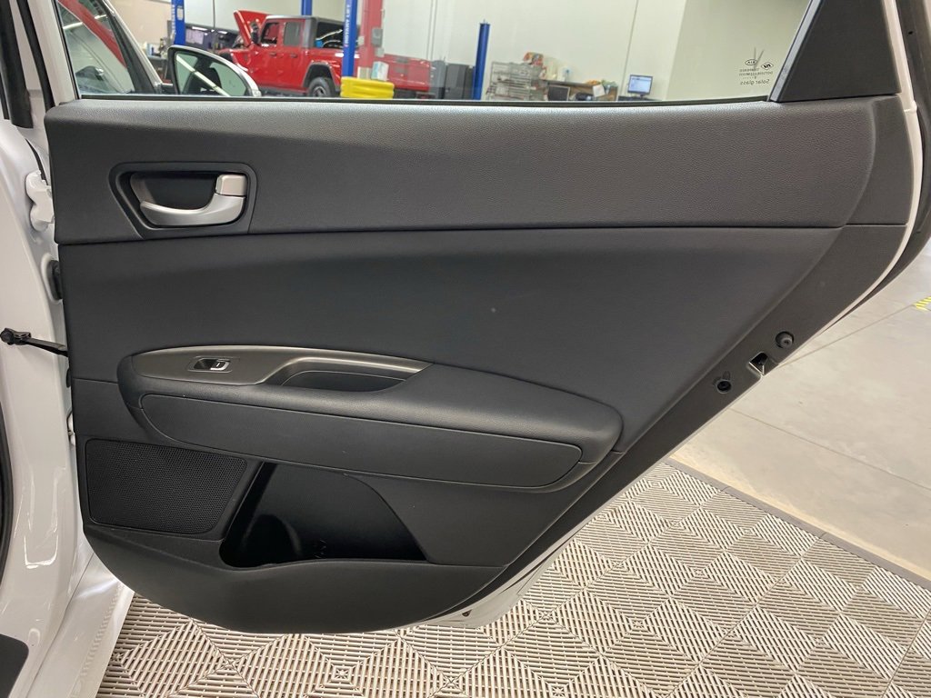 Used 2019 Kia Optima LX image 14