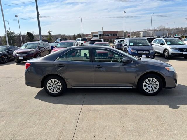Used 2012 Toyota Camry LE image 4