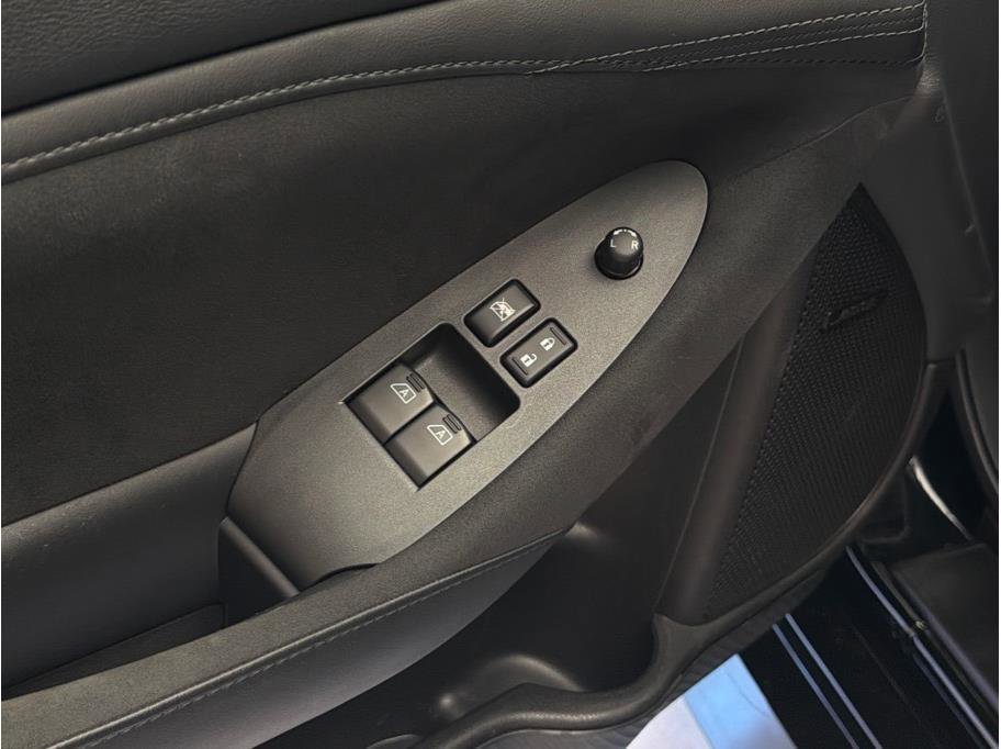 Used 2024 Nissan Z Performance w/ Floor Mat Package RWD image 11