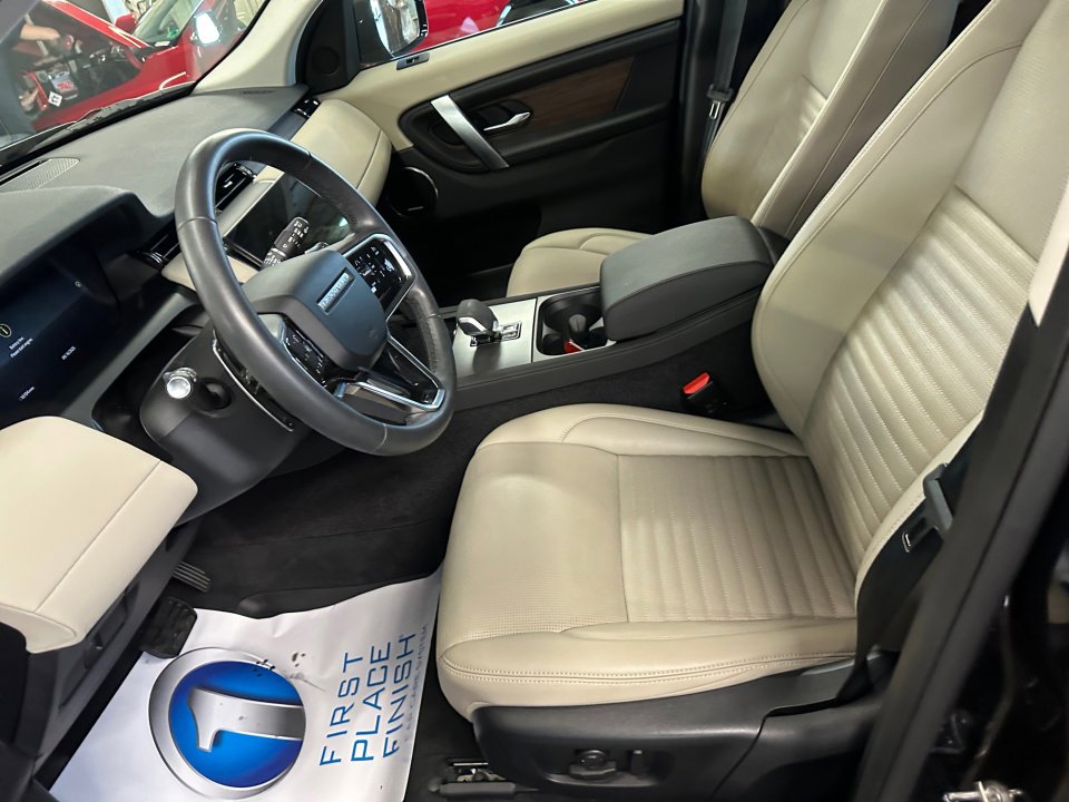 Used 2024 Land Rover Discovery Sport S image 34