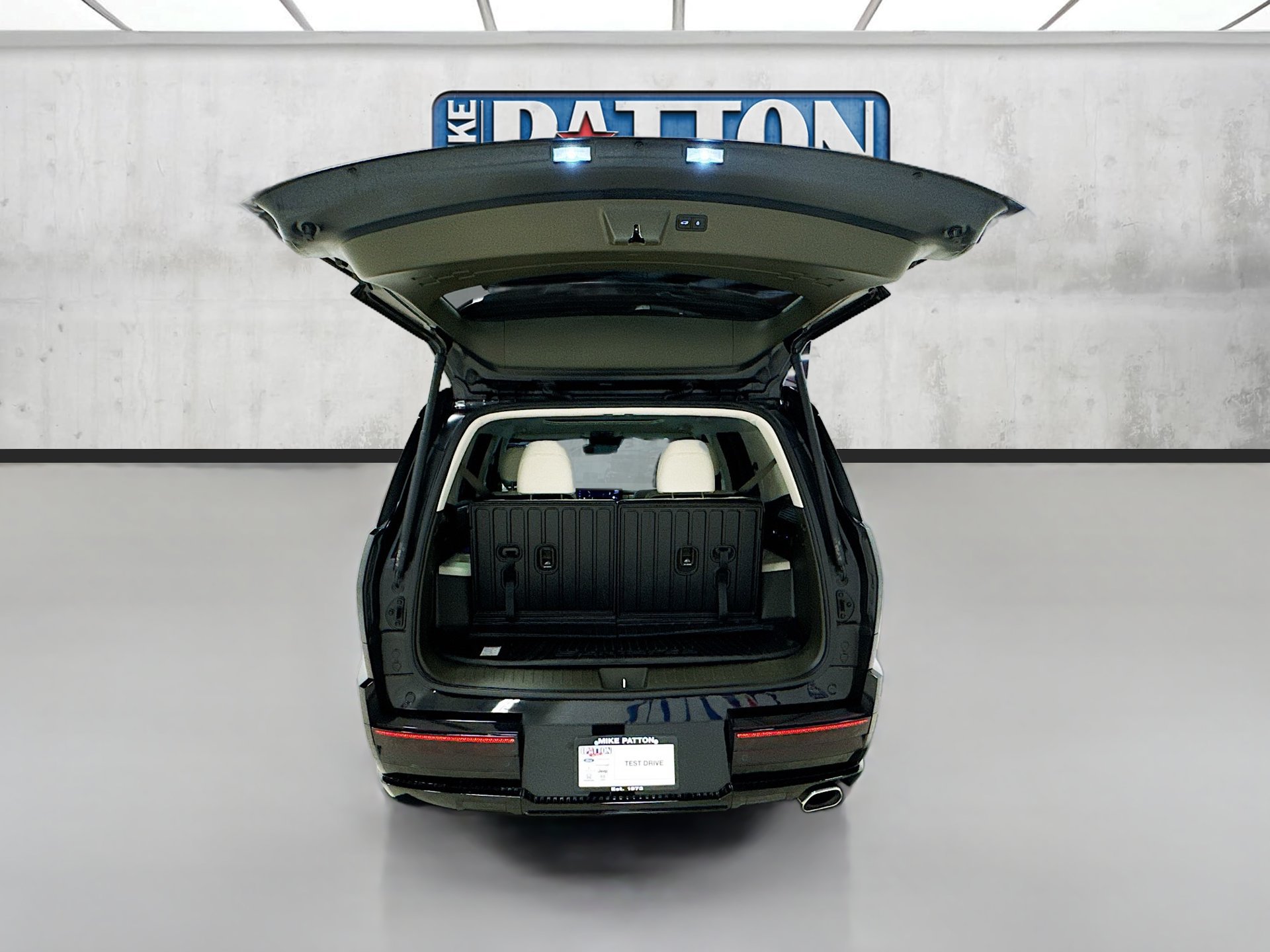 Used 2025 Hyundai Santa Fe Calligraphy FWD image 27