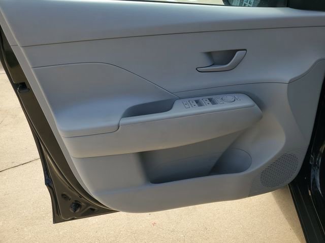 Used 2025 Hyundai Kona SEL image 15