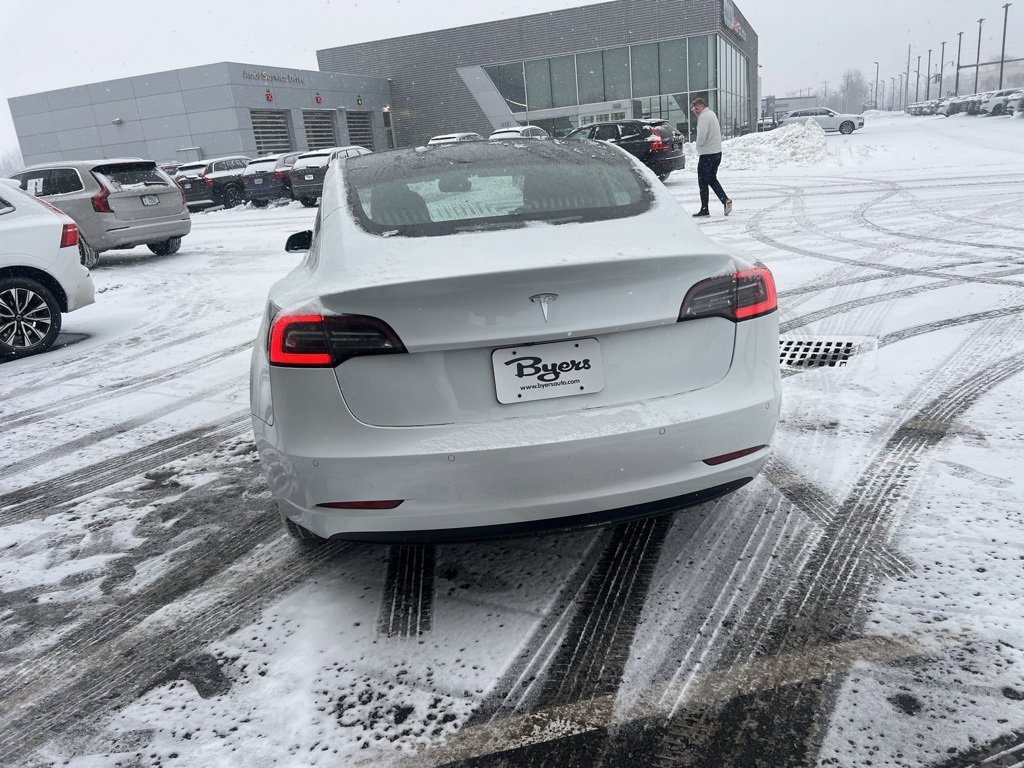 Used 2020 Tesla Model 3 Standard Range Plus image 3