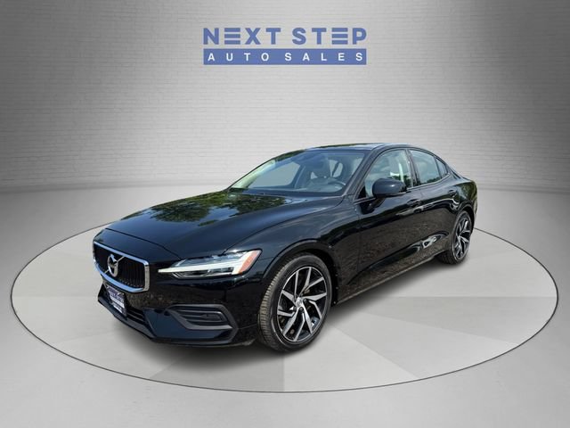 Used 2020 Volvo S60 T6 Momentum w/ Protection Package Premier AWD/4WD image 3