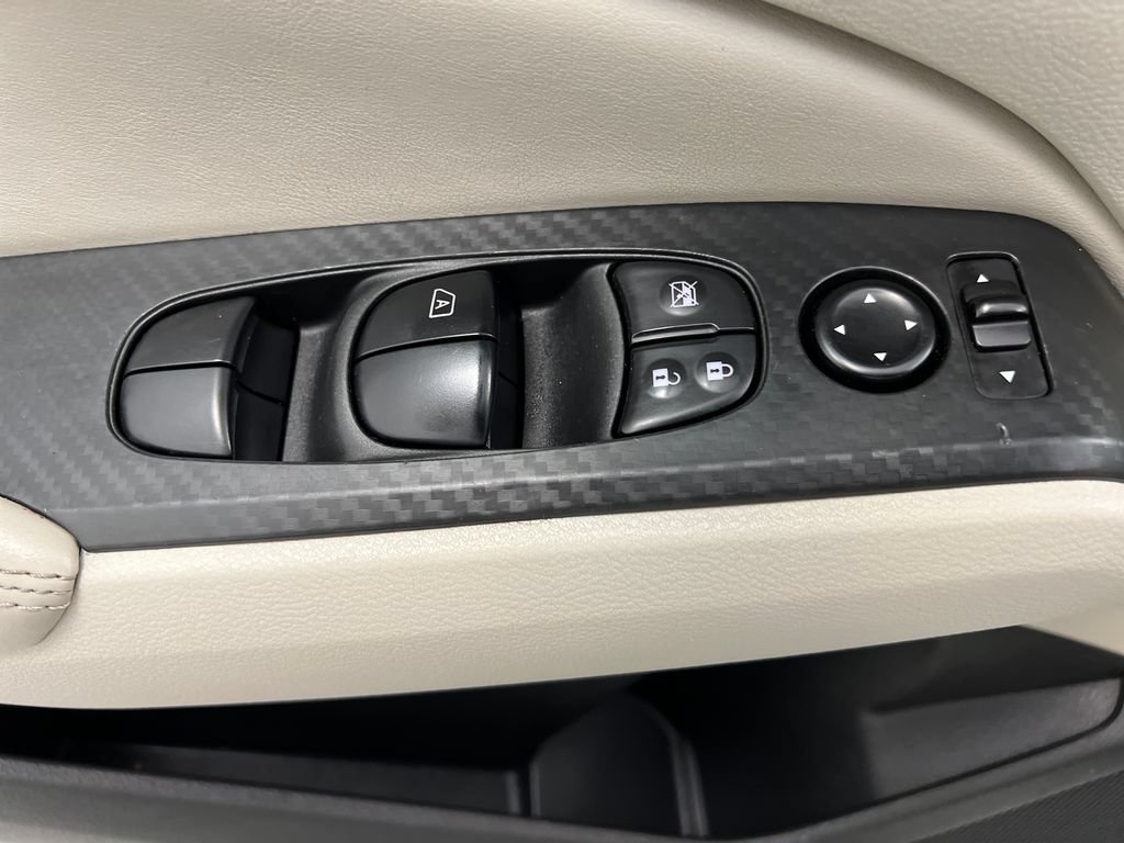 Used 2024 Nissan Altima 2.5 SV AWD/4WD image 15