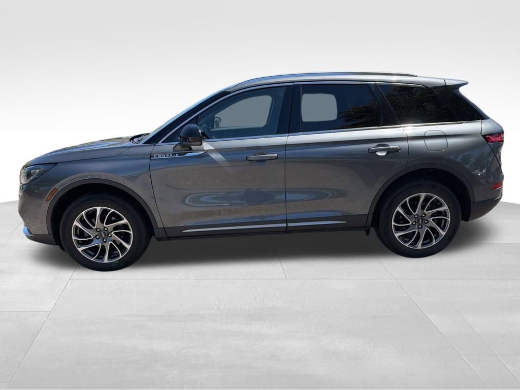 Used 2022 Lincoln Corsair AWD w/ Equipment Group 101A image 2