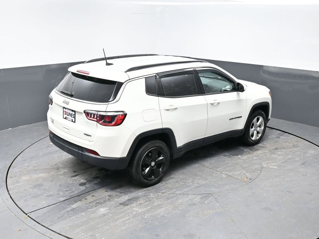 Used 2019 Jeep Compass Latitude w/ Cold Weather Group image 38