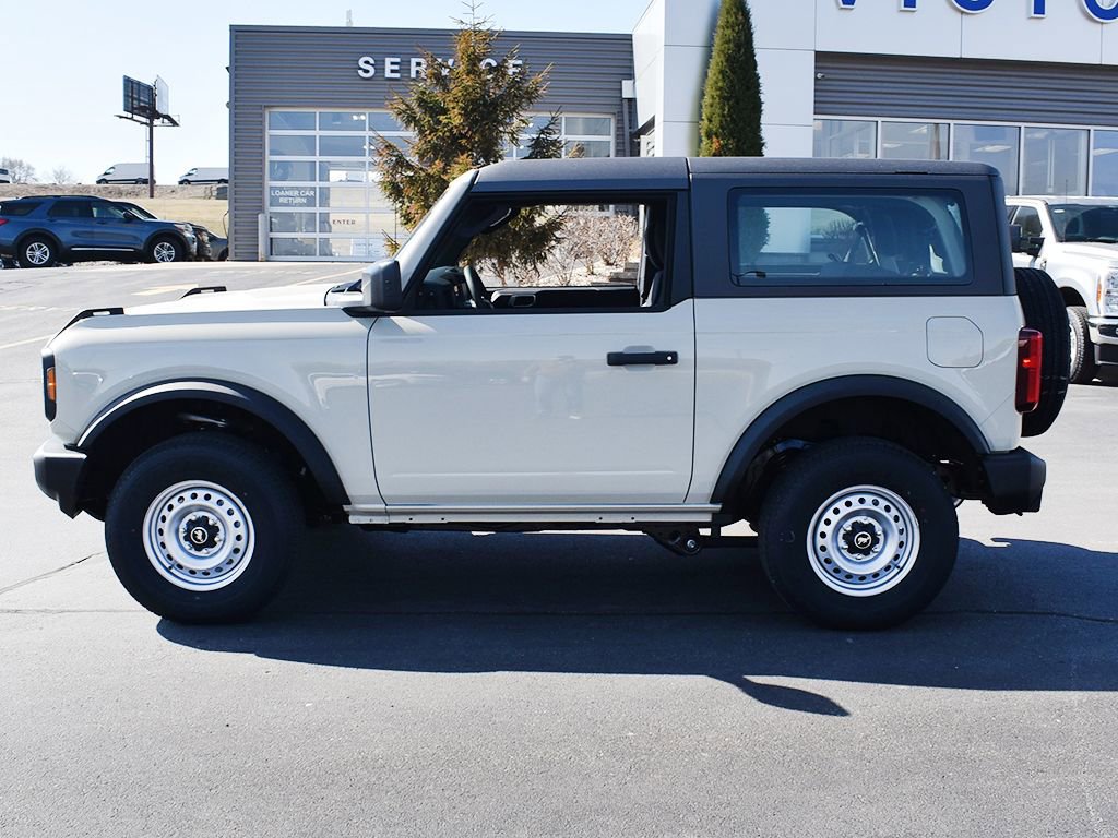 New 2026 Ford Bronco 2-Door AWD/4WD image 2