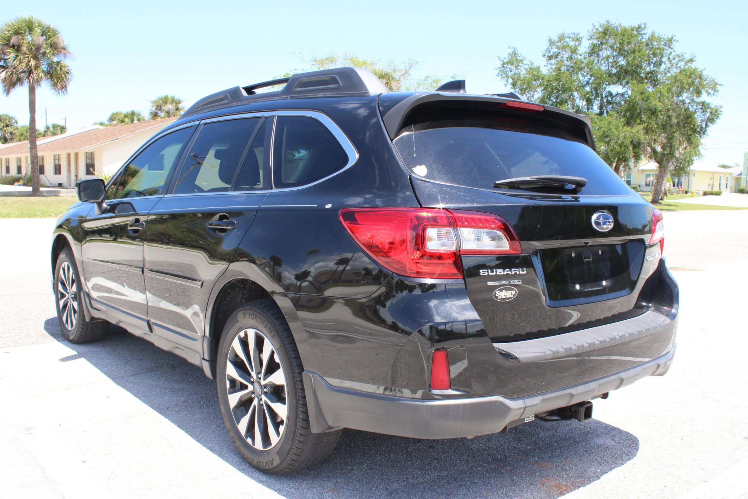 Used 2016 Subaru Outback 2.5i Limited AWD/4WD image 4