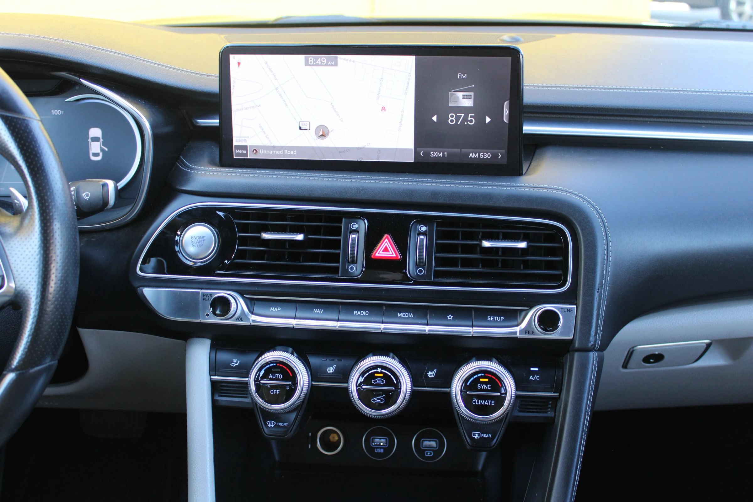 Used 2022 Genesis G70 2.0T RWD image 14