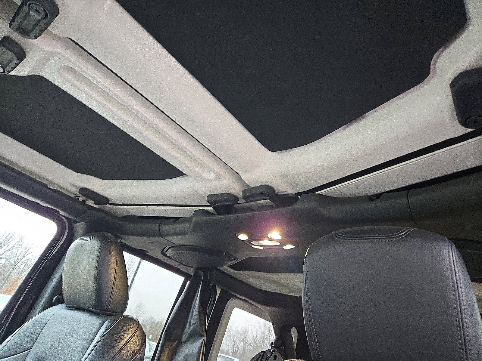 Used 2022 Jeep Wrangler Unlimited Sahara image 14