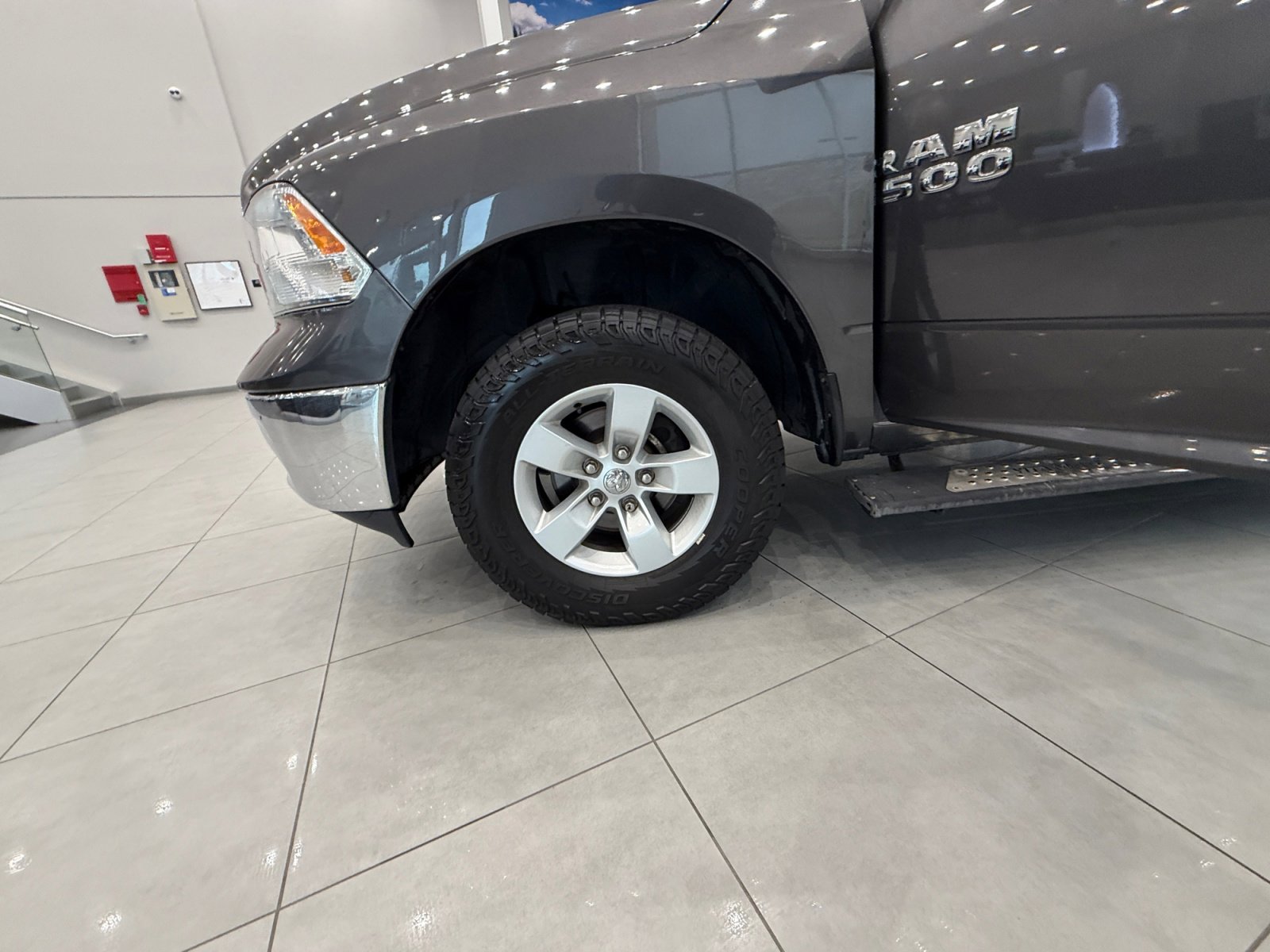 Used 2017 RAM 1500 Classic SLT AWD/4WD image 26
